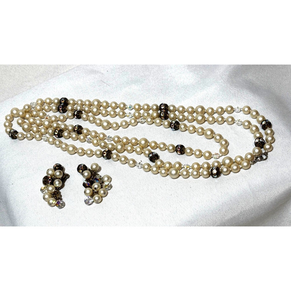 Vintage Faux Pearl & Diamond long beaded loop necklace & Clip on earrings Classy - Picture 1 of 8